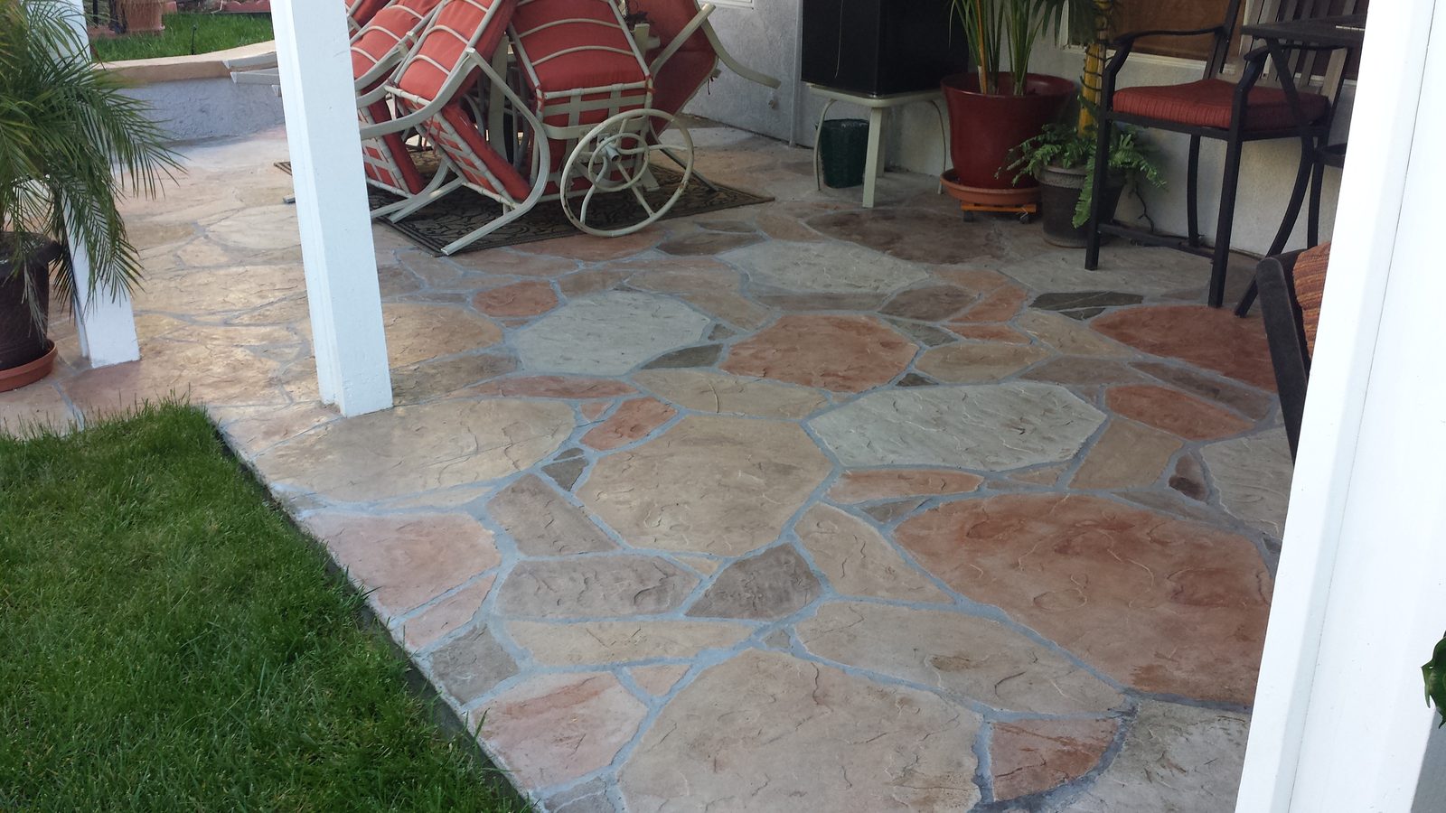 Steptoe Residence &mdash; Colored-flagstone patio and seating