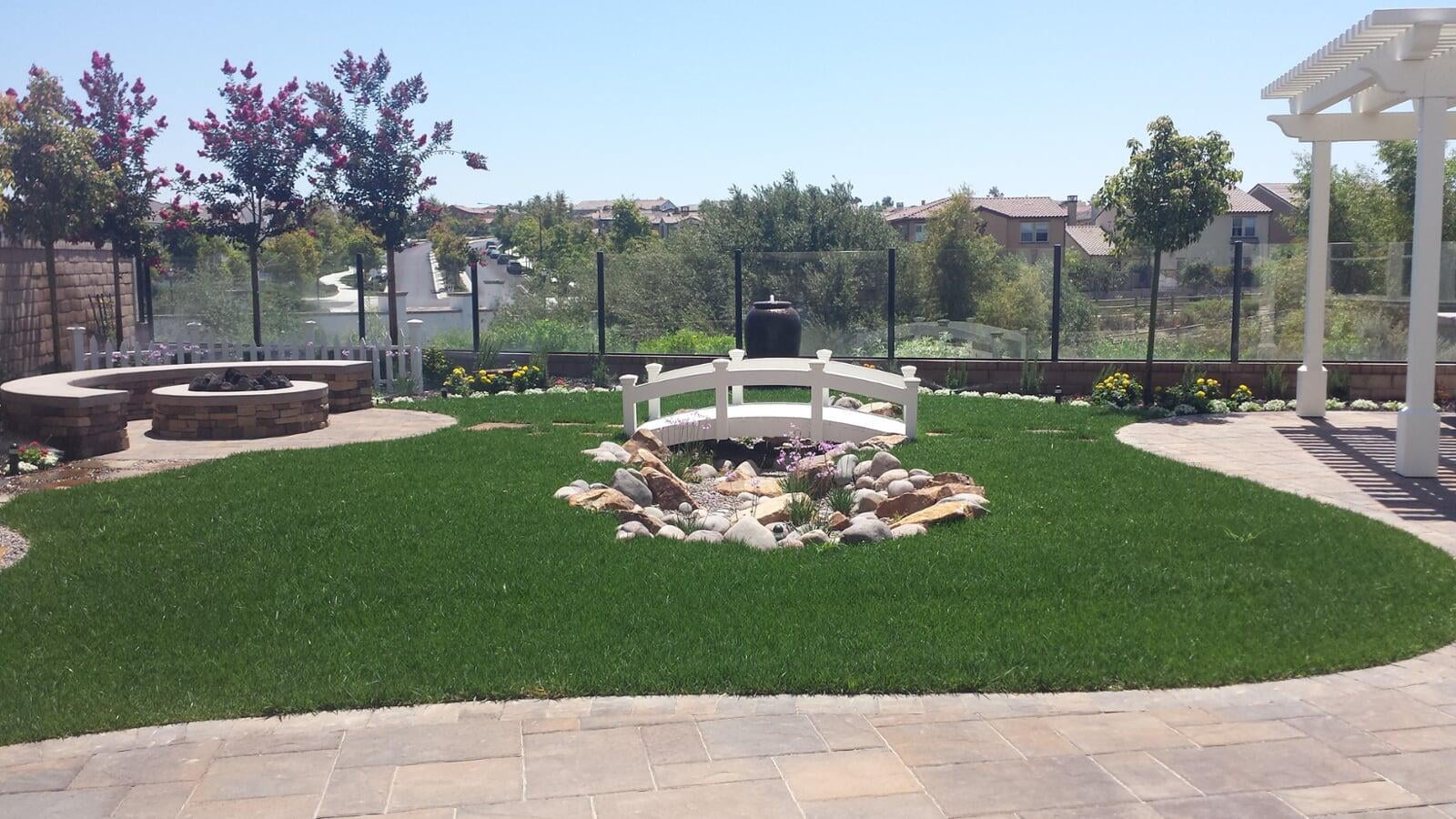 Artificial turf lawn